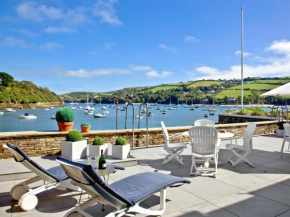 Island Quay 9
